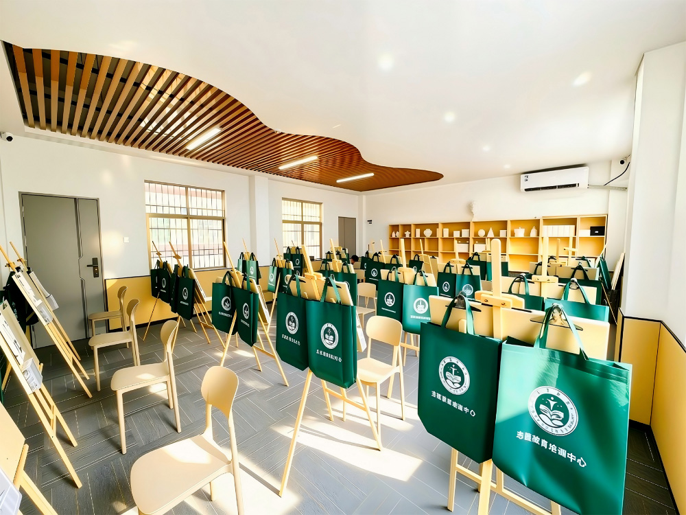 双鸭山叛逆少年全封闭教育学校联系电话