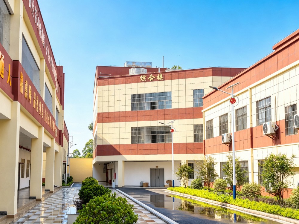 哈尔滨靠谱的全封闭叛逆小孩改变学校推荐哪家?选对机构是关键